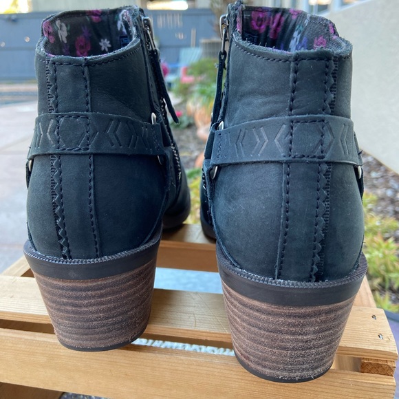 Teva Women’s Foxy Black Leather Booties 8.5 - Picture 4 of 14